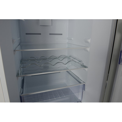 Двухкамерный холодильник Beko RCNA366I30W Двухкамерный холодильник Beko RCNA366I30W