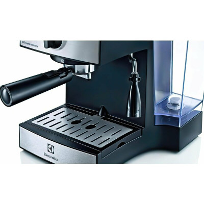 Кофеварка рожковая ELECTROLUX EEA 111 Кофеварка рожковая ELECTROLUX EEA 111