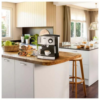 Кофеварка рожковая Ufesa CE7240 (71704568) Кофеварка рожковая Ufesa CE7240 (71704568)