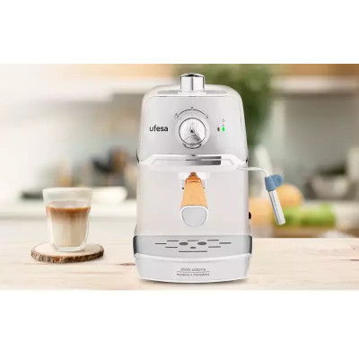 Кофеварка рожковая Ufesa CE7238 (71704959) Кофеварка рожковая Ufesa CE7238 (71704959)