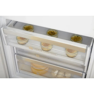Встраиваемый холодильник Whirlpool SP40802EU