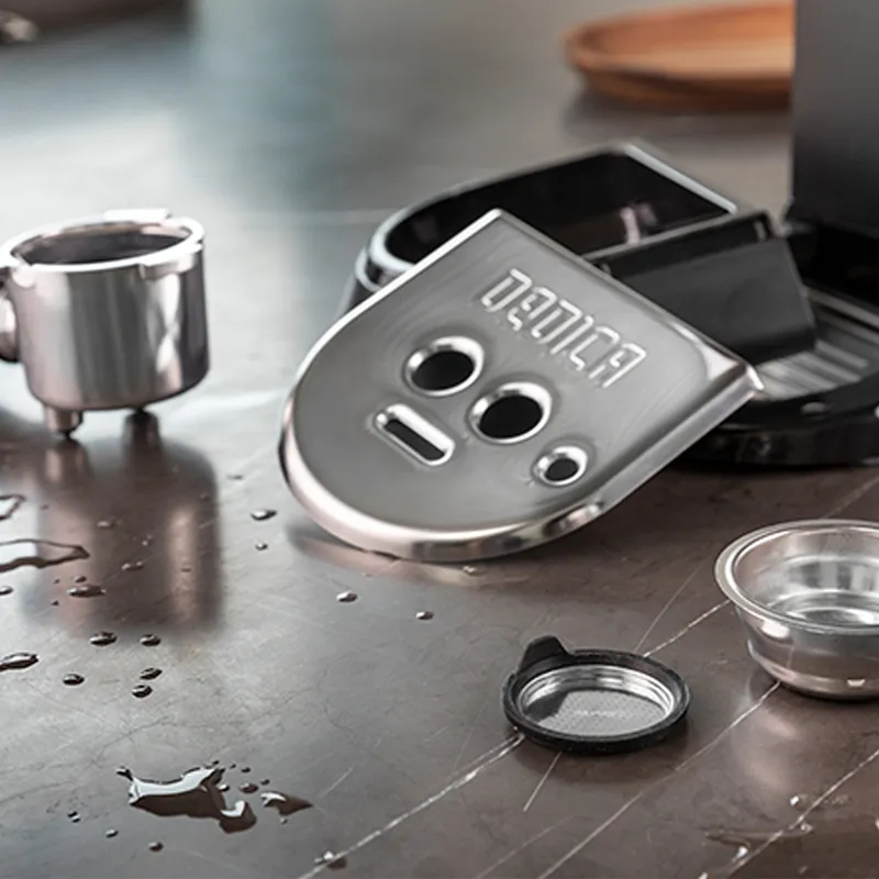 Кавоварка De'Longhi Dedica EC685.M