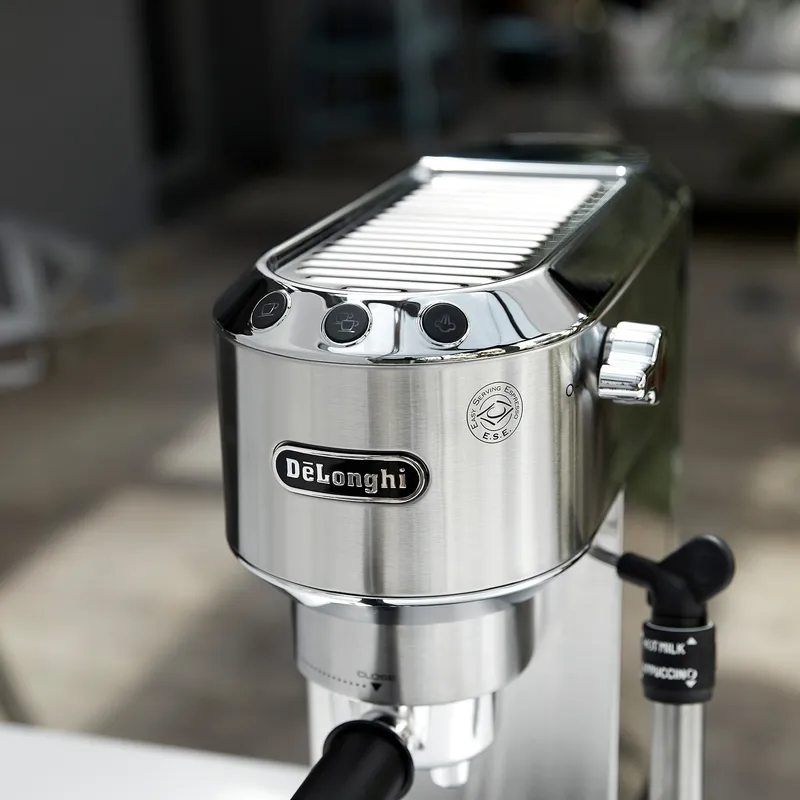 Кавоварка De'Longhi Dedica EC685.M