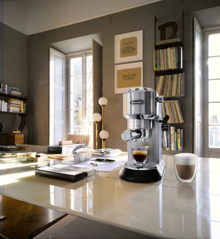 Кавоварка De'Longhi Dedica EC685.M